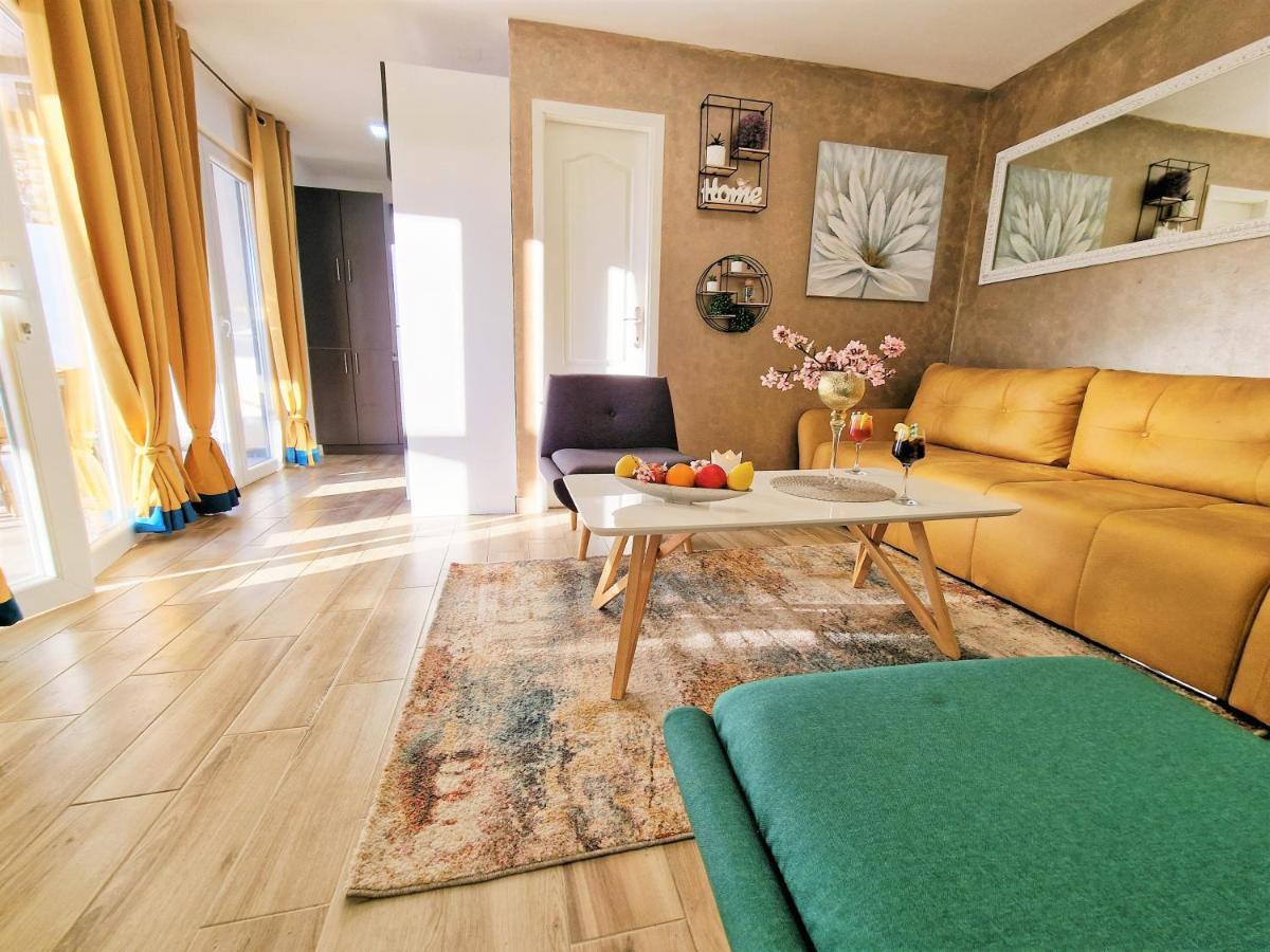 Holiday House Boost With Heated Pool Klis Luaran gambar
