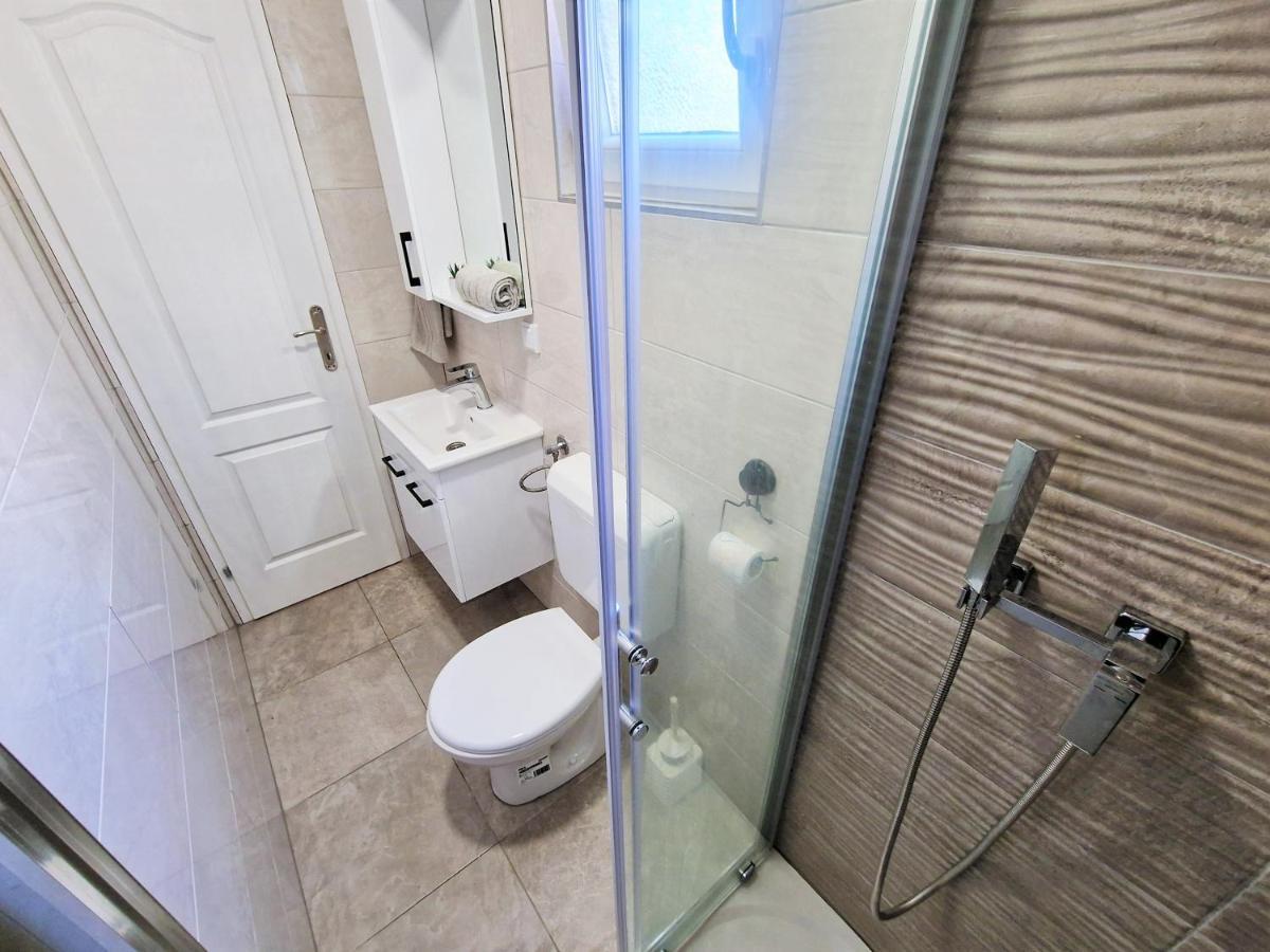 Holiday House Boost With Heated Pool Klis Luaran gambar