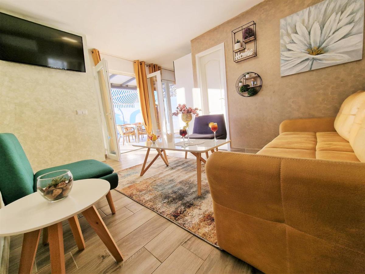 Holiday House Boost With Heated Pool Klis Luaran gambar