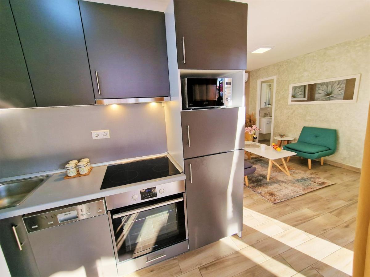 Holiday House Boost With Heated Pool Klis Luaran gambar