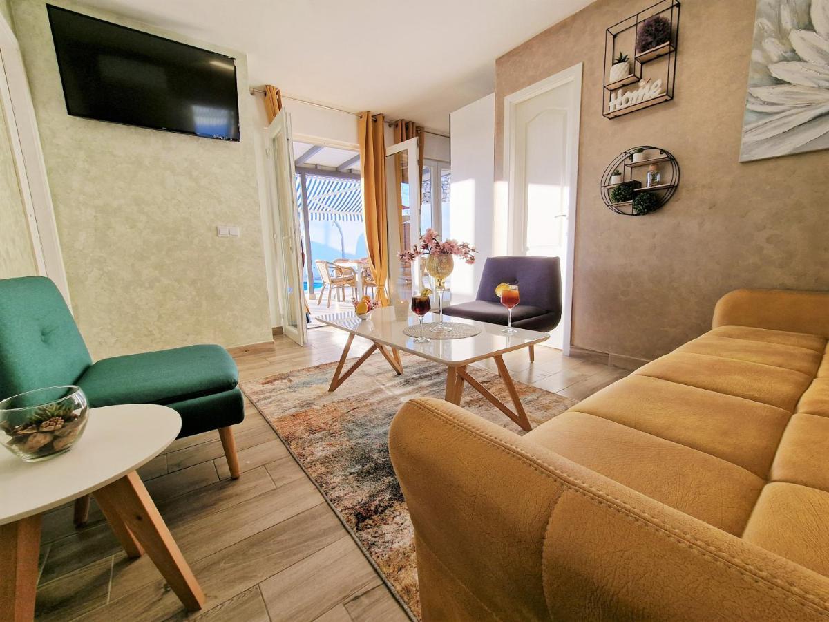 Holiday House Boost With Heated Pool Klis Luaran gambar
