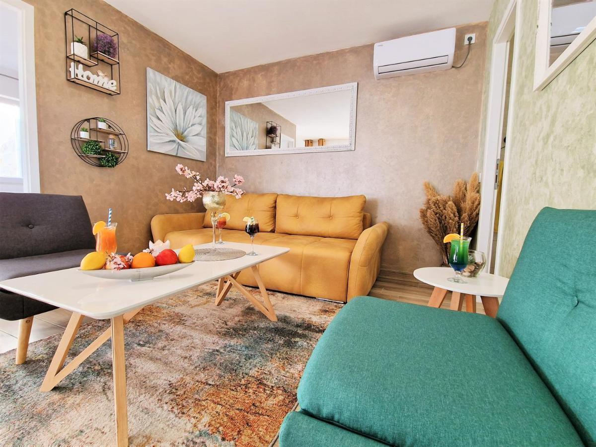 Holiday House Boost With Heated Pool Klis Luaran gambar