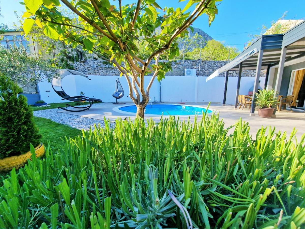 Holiday House Boost With Heated Pool Klis Luaran gambar