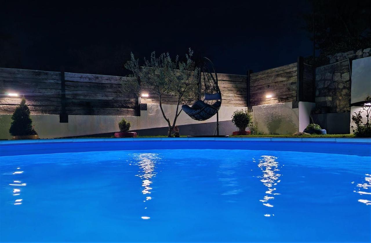 Holiday House Boost With Heated Pool Klis Luaran gambar